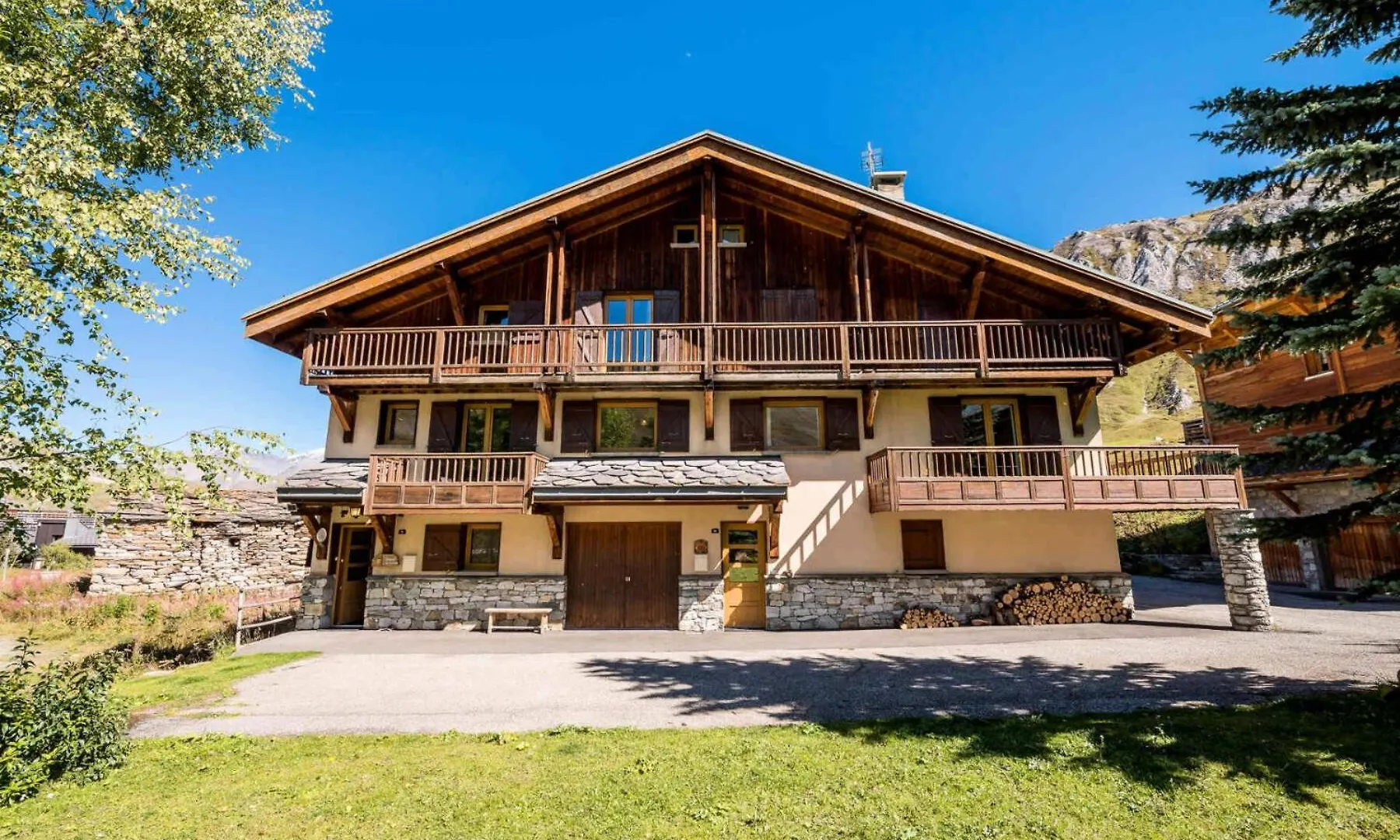 Villa Chalet L'armoise - Chalets pour 14 Personnes 954 à Tignes